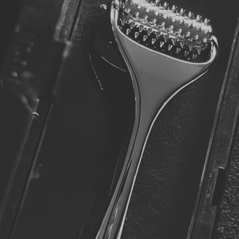 LÛCENT SKIN+SCALP ACUPRESSURE ROLLER